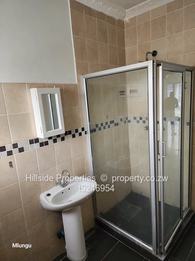 3bedroom apartment Newlands 