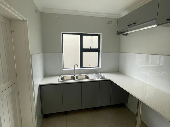 3 Bedroom Flat & Apartment