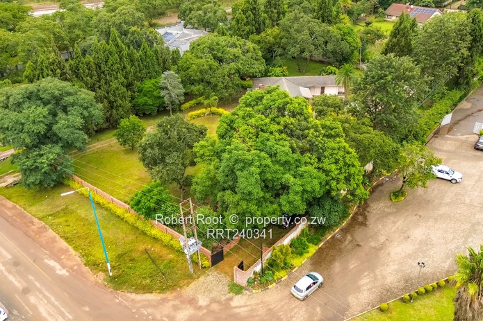 Stunning Road Road Frontage!