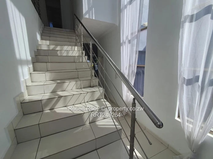 Spacious 3 bed duplex townhouse