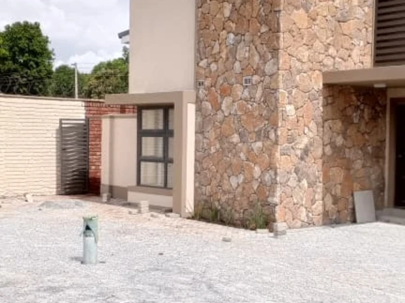 3 Bedroom Flat & Apartment