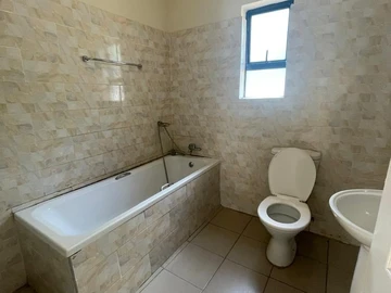 2 Bedroom Flat & Apartment