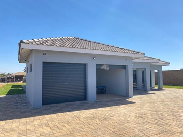 5 Bedroom House For Sale in Mt pleasant heights 