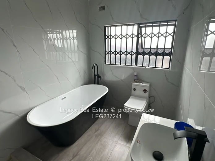 Luxury Family Residence With Solar Backup,Secure and Spacious Home with Borehole – Ruwa