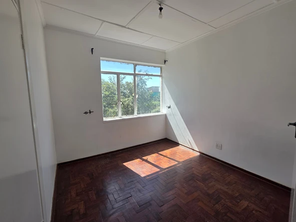 3 Bedroom Flat & Apartment