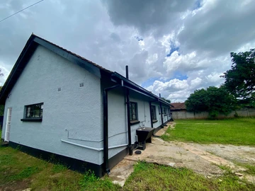 4 Bedroom House for Rent In Hillside