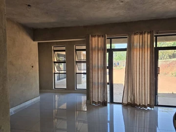 6 Bedroom House