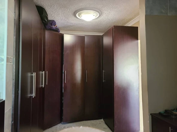 6 Bedroom House