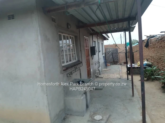 Rockview Ruwa Stand With a Cottage On Sale