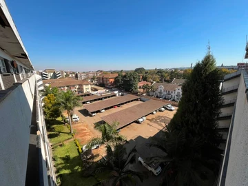 2 Bedroom Flat & Apartment
