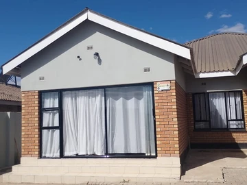  4-Bedroom House For Sale In Madokero