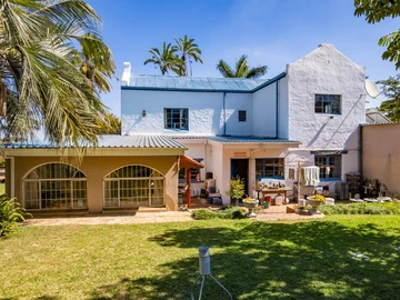 6 Bedroom House