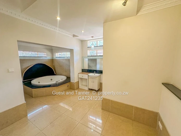3-Bedroom flat For Sale in Upper Avenues 