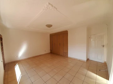 4 Bedroom Flat & Apartment
