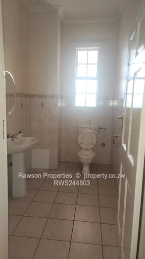 Beautiful 5 Bed House With Prolific Borehole!