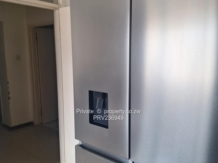 2 bed flat available 