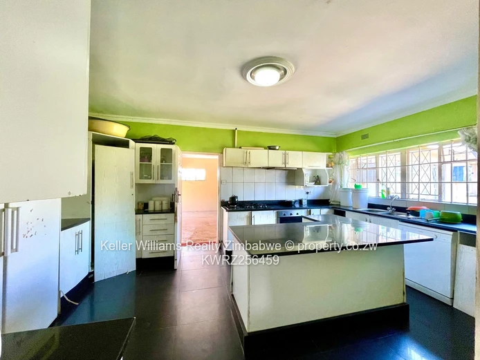 Family Home on 2,142 m², with Solar and Borehole (Sole Mandate)