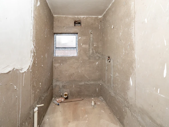 4 Bedroom Flat & Apartment