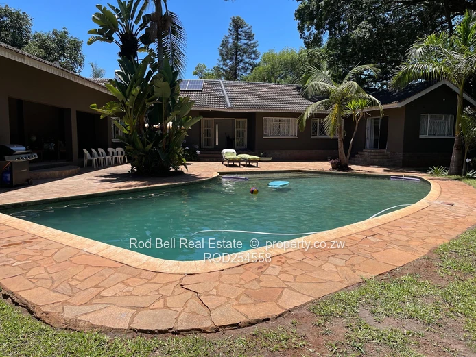 Large family home in quiet neigborhood