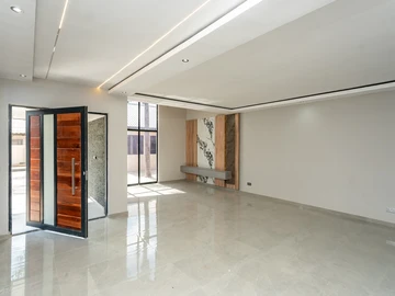 3 Bedroom Flat & Apartment