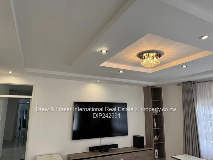 Mabvazuva phase 1 house 4 beds available for rent $750