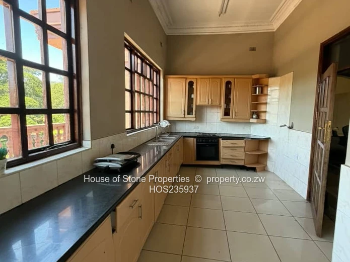 Hogerty Hill: Grand 8-Bed Mansion with Pool