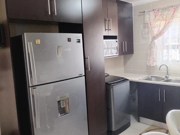 3 Bedroom Flat & Apartment