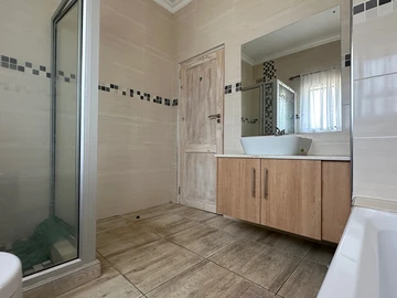 3 Bedroom Garden Flat