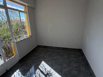 2 Bedroom Flat & Apartment