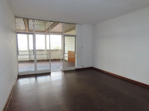 3 Bedroom Flat & Apartment