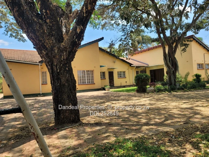 Goodhope 5-Bed Home with Pool & Spacious Grounds