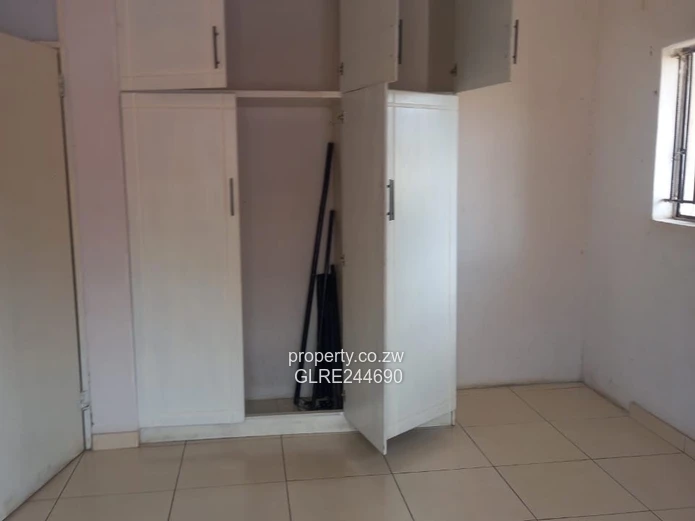 Madokero: 3-Bed Home with Borehole & Paved Driveway