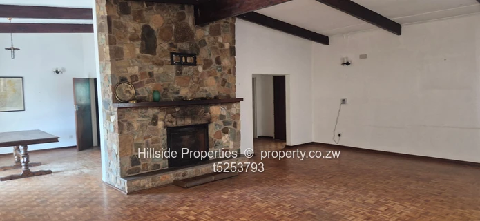 4bedroomed house with a 2 bedroom cottage on an 10000square meter stand in Nyanga for salev (Sole Mandate)