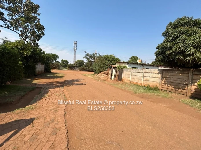 2 roomed cottage for sale in Dzivarasekwa 2-COUNCIL CESSION 