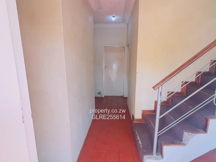 Borrowdale West: 4BR Family Home with Borehole