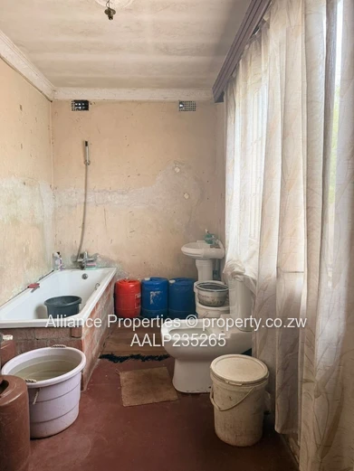 Charming & Well-Maintained Glenora A House with Deeds