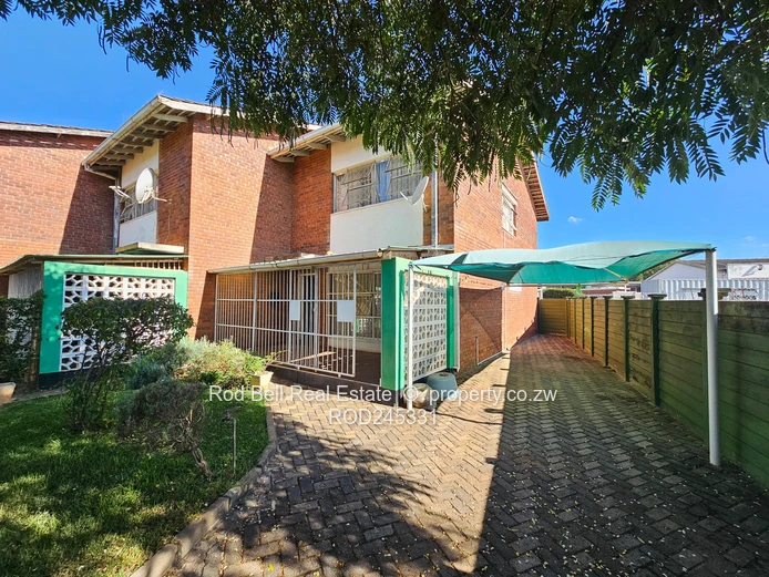 Semi-detached 3-bedroom, duplex garden Flat