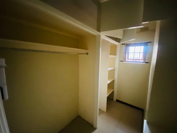 3 Bedroom Flat & Apartment