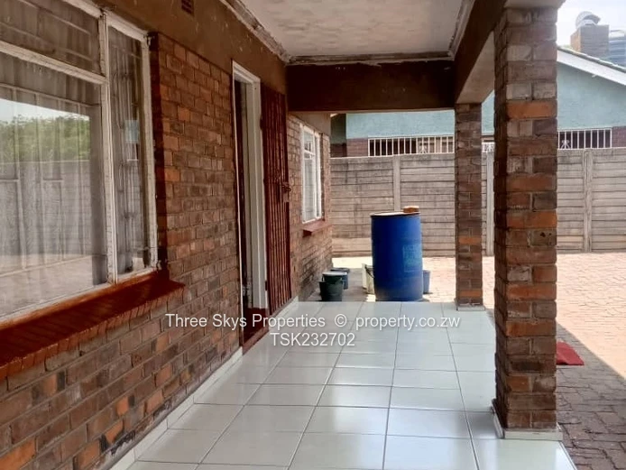 Budiriro House With Borehole