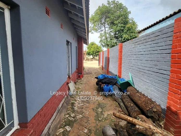 Budiriro 5 Property with Double Garage & 4 Bedrooms