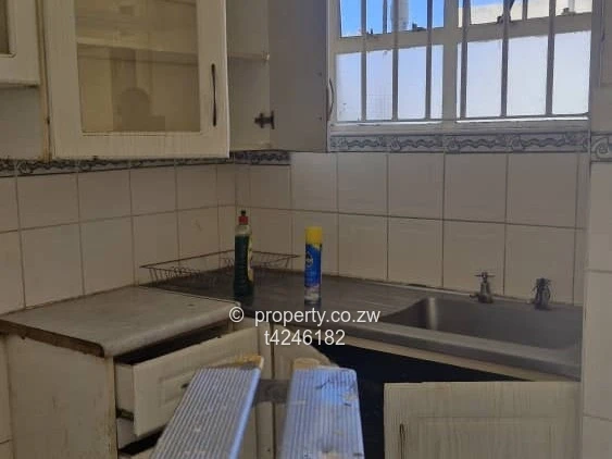 Avenues 2 bed flat to rent