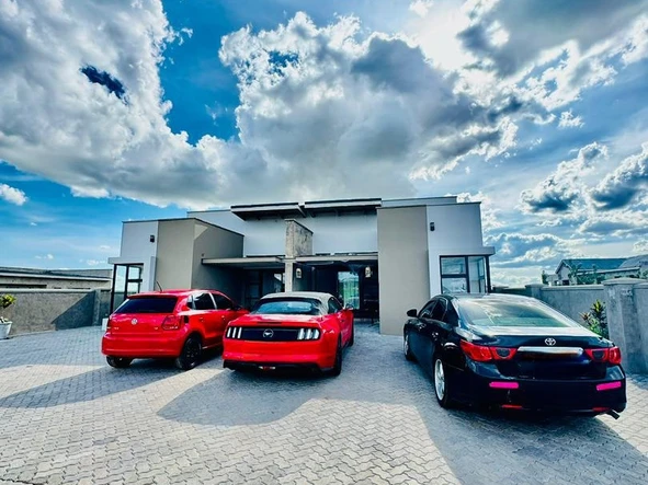 6 Bedroom Garden Flat