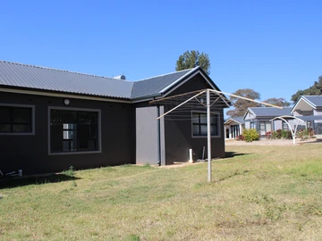 4 Bedroom Garden Flat