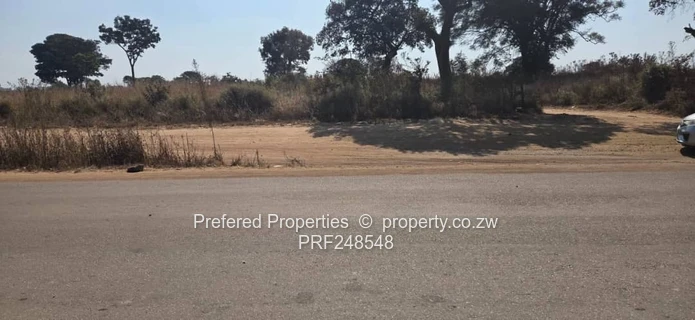 2 Hectares with Roadfrontage & Old House — Spitzkop, Harare West (Sole Mandate)