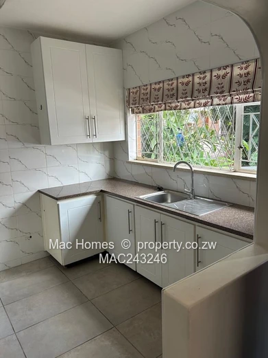 2 Bedroomed Duplex Close To Belgravia To Let