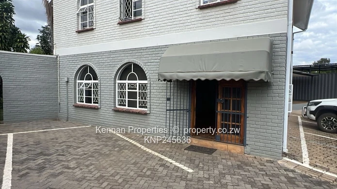 Office space/showroom in an excellent location on Enterprise Road