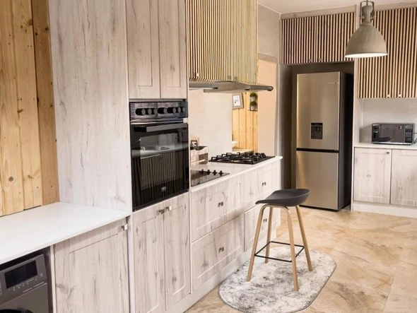 3 Bedroom Flat & Apartment