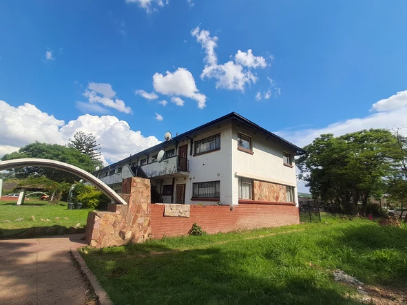 2 Bedroom Flat & Apartment