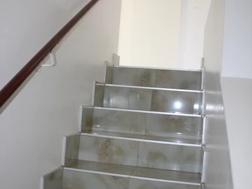 2 Bedroom Flat & Apartment