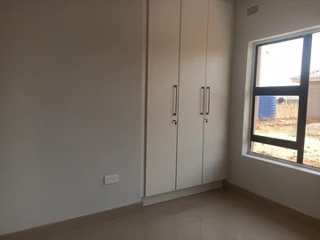 3 Bedroom Flat & Apartment